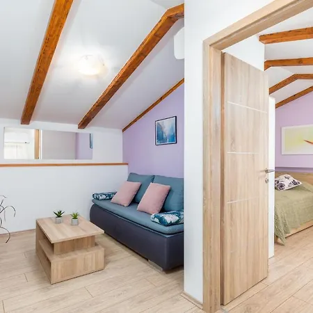 4 Bedroom Gorgeous In Holiday home