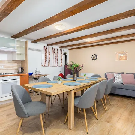4 Bedroom Gorgeous In * Vodnjan