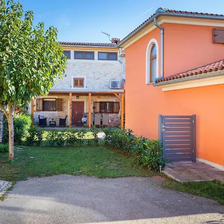 Holiday home 4 Bedroom Gorgeous In