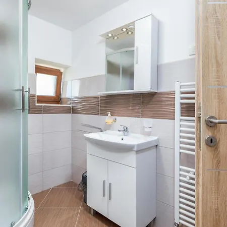 4 Bedroom Gorgeous In *