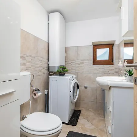 4 Bedroom Gorgeous In Vodnjan