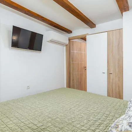 Holiday home 4 Bedroom Gorgeous In *