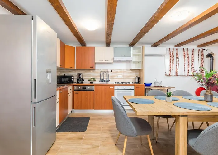 4 Bedroom Gorgeous In Vodnjan