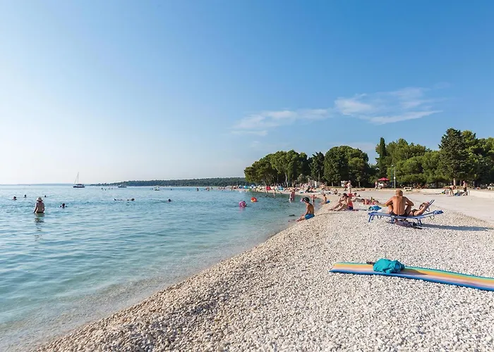 4 Bedroom Gorgeous In Ferienhaus *