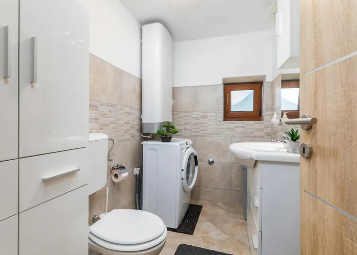 4 Bedroom Gorgeous In Vodnjan