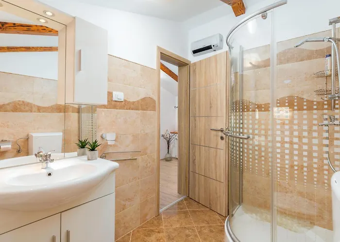 4 Bedroom Gorgeous In * Vodnjan